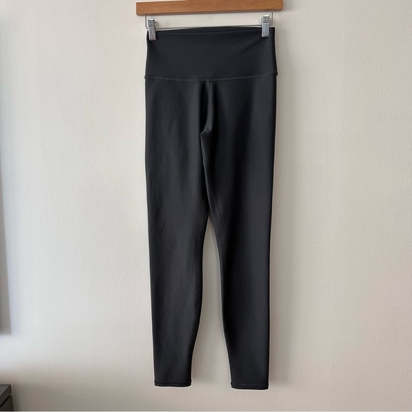 Alo Yoga Gunmetal Grey Leggings size small - Picture 1 of 3